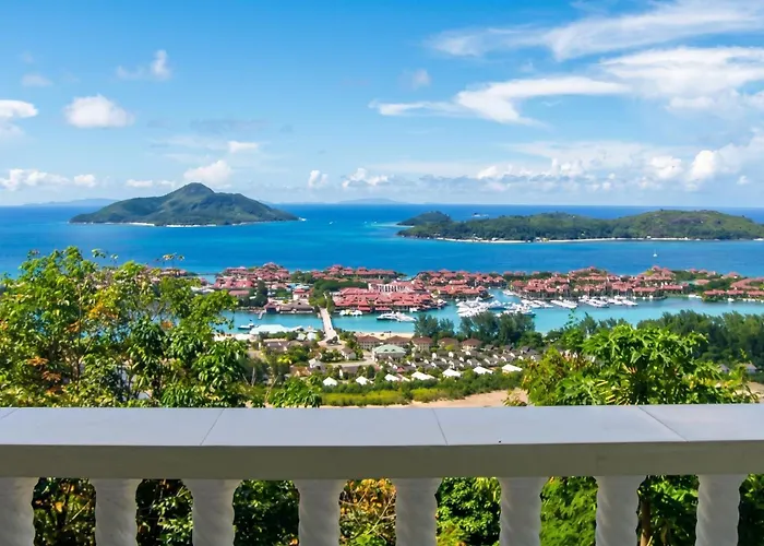 Elegant With Sea View In